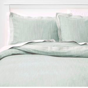 Threshold King Duvet Set with two shams